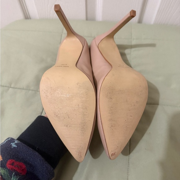 Tatiana Pointy Toe Pumps
Barely Nude Leather Stiletto High Heels 8.5 - Picture 8 of 11